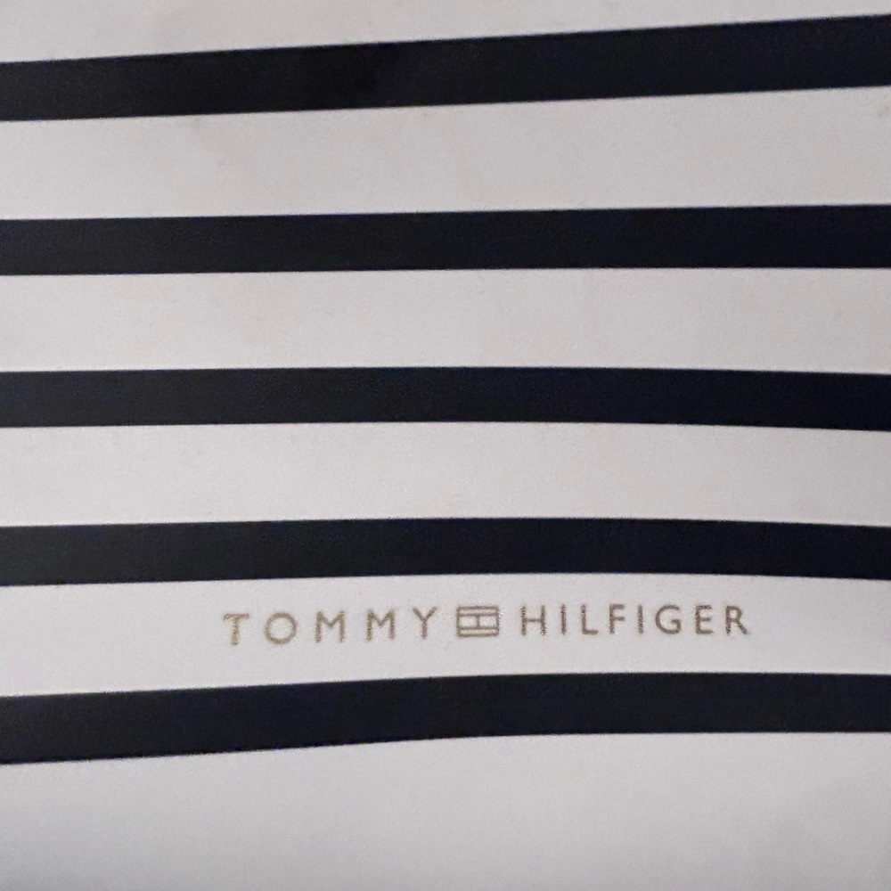 Tommy Hilfiger striped purse